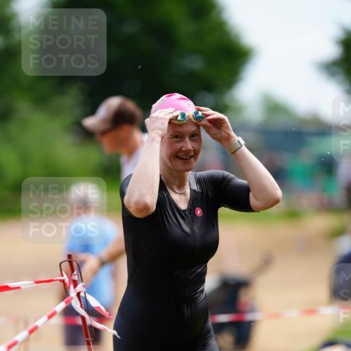21.06.2026 - 29. Vierlanden-Triathlon LAZAROV Photography http://msf.ph/oto/9864463 21.06.2026 11:25:04 Schwimmen 832, 860, 894 meine-sportfotos.de