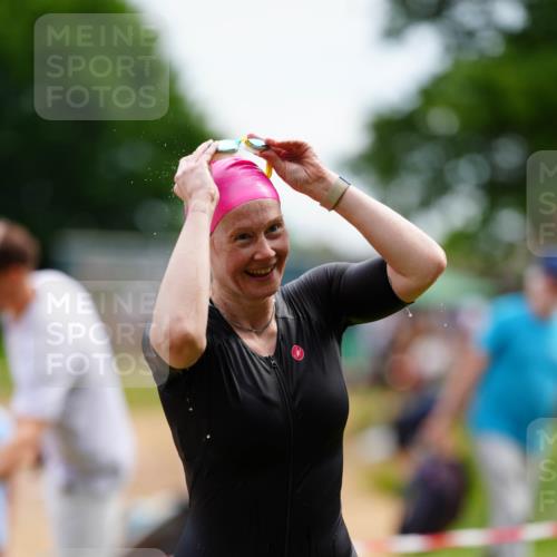 21.06.2026 - 29. Vierlanden-Triathlon LAZAROV Photography http://msf.ph/oto/9864464 21.06.2026 11:25:04 Schwimmen 832, 860, 894 meine-sportfotos.de