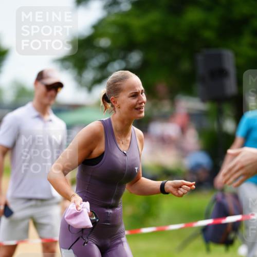 21.06.2026 - 29. Vierlanden-Triathlon LAZAROV Photography http://msf.ph/oto/9864468 21.06.2026 11:25:07 Schwimmen 832, 860, 894 meine-sportfotos.de