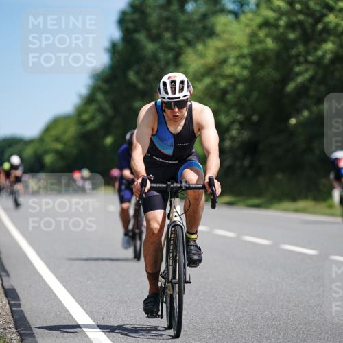 21.06.2026 - Viking Triathlon Michael Burmester http://msf.ph/oto/9864469 21.06.2026 11:48:43 Radfahren 125, 150, 250, 250, 283, 291, 305, 307, 434, 553, 616, 622, 669 meine-sportfotos.de