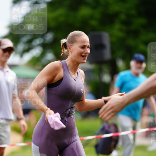 21.06.2026 - 29. Vierlanden-Triathlon LAZAROV Photography http://msf.ph/oto/9864470 21.06.2026 11:25:07 Schwimmen 832, 860, 894 meine-sportfotos.de
