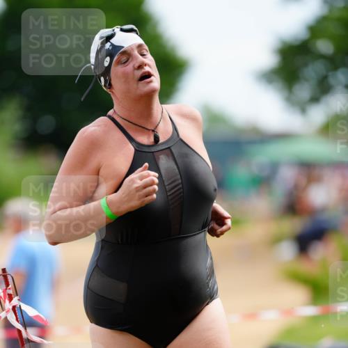 21.06.2026 - 29. Vierlanden-Triathlon LAZAROV Photography http://msf.ph/oto/9864479 21.06.2026 11:25:12 Schwimmen 832, 860, 894 meine-sportfotos.de