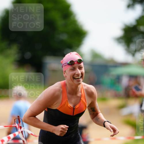21.06.2026 - 29. Vierlanden-Triathlon LAZAROV Photography http://msf.ph/oto/9864487 21.06.2026 11:25:33 Schwimmen 881, 889 meine-sportfotos.de
