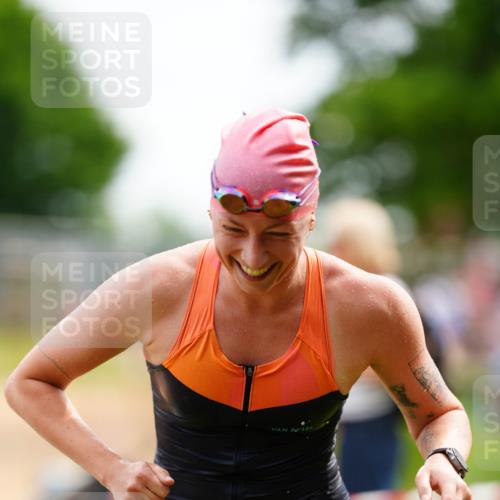 21.06.2026 - 29. Vierlanden-Triathlon LAZAROV Photography http://msf.ph/oto/9864495 21.06.2026 11:25:34 Schwimmen 881, 889 meine-sportfotos.de