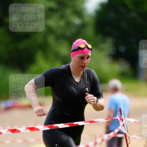 21.06.2026 - 29. Vierlanden-Triathlon LAZAROV Photography http://msf.ph/oto/9864512 21.06.2026 11:25:57 Schwimmen 864, 874 meine-sportfotos.de