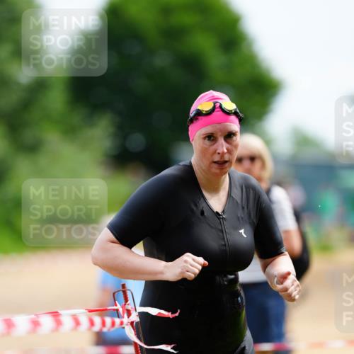 21.06.2026 - 29. Vierlanden-Triathlon LAZAROV Photography http://msf.ph/oto/9864514 21.06.2026 11:25:58 Schwimmen 864, 874 meine-sportfotos.de