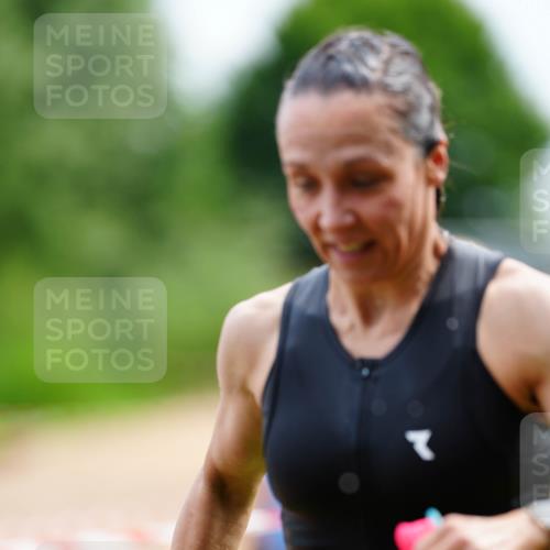 21.06.2026 - 29. Vierlanden-Triathlon LAZAROV Photography http://msf.ph/oto/9864534 21.06.2026 11:26:20 Schwimmen 846, 870 meine-sportfotos.de