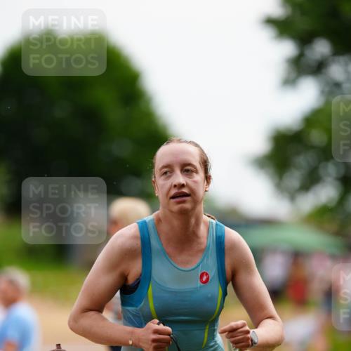21.06.2026 - 29. Vierlanden-Triathlon LAZAROV Photography http://msf.ph/oto/9864538 21.06.2026 11:26:43 Schwimmen 833, 855 meine-sportfotos.de