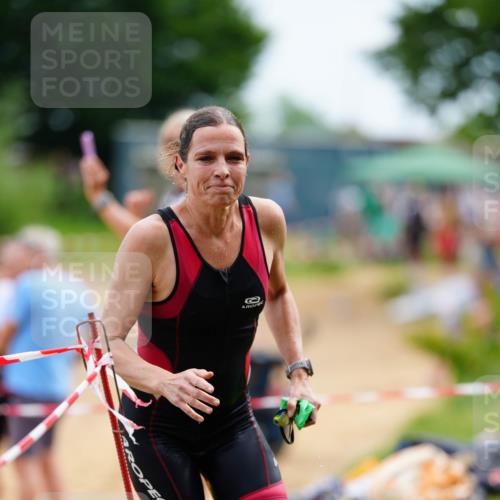 21.06.2026 - 29. Vierlanden-Triathlon LAZAROV Photography http://msf.ph/oto/9864570 21.06.2026 11:27:25 Schwimmen 834, 847 meine-sportfotos.de