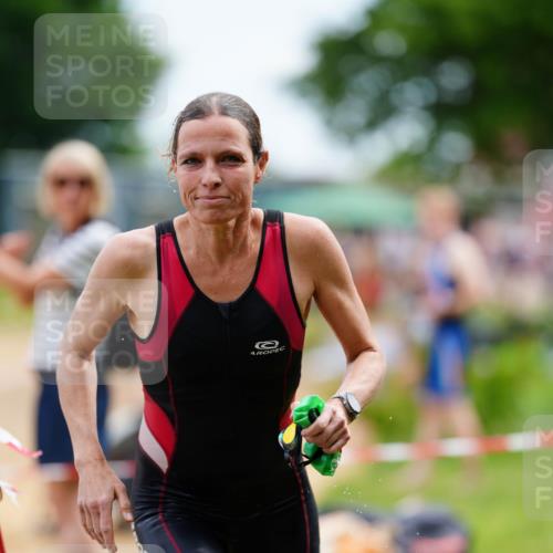 21.06.2026 - 29. Vierlanden-Triathlon LAZAROV Photography http://msf.ph/oto/9864574 21.06.2026 11:27:25 Schwimmen 834, 847 meine-sportfotos.de