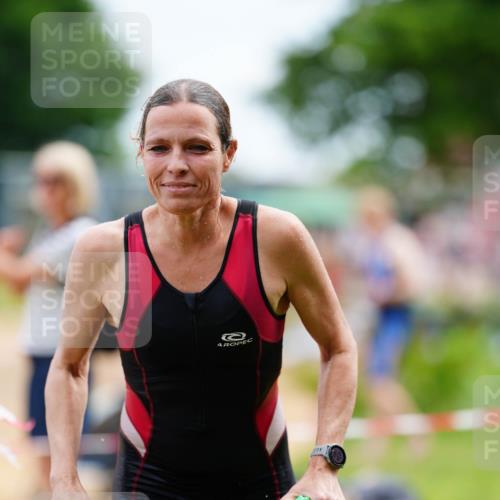 21.06.2026 - 29. Vierlanden-Triathlon LAZAROV Photography http://msf.ph/oto/9864576 21.06.2026 11:27:26 Schwimmen 834, 847 meine-sportfotos.de