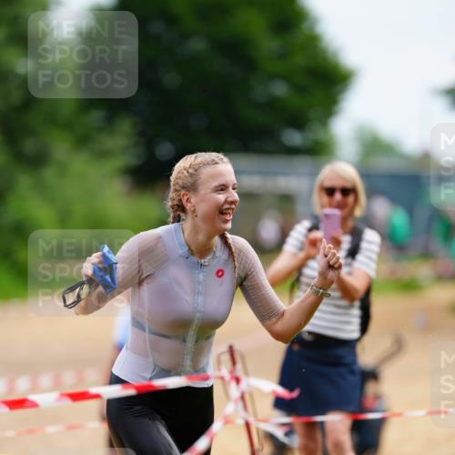 21.06.2026 - 29. Vierlanden-Triathlon LAZAROV Photography http://msf.ph/oto/9864581 21.06.2026 11:27:35 Schwimmen 834, 871 meine-sportfotos.de