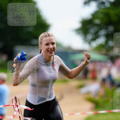 21.06.2026 - 29. Vierlanden-Triathlon LAZAROV Photography http://msf.ph/oto/9864584 21.06.2026 11:27:35 Schwimmen 834, 871 meine-sportfotos.de