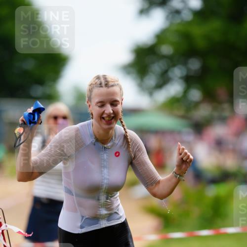 21.06.2026 - 29. Vierlanden-Triathlon LAZAROV Photography http://msf.ph/oto/9864585 21.06.2026 11:27:35 Schwimmen 834, 871 meine-sportfotos.de