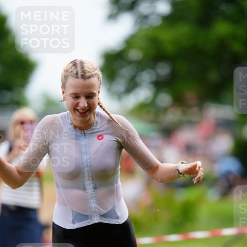 21.06.2026 - 29. Vierlanden-Triathlon LAZAROV Photography http://msf.ph/oto/9864587 21.06.2026 11:27:35 Schwimmen 834, 871 meine-sportfotos.de