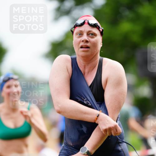 21.06.2026 - 29. Vierlanden-Triathlon LAZAROV Photography http://msf.ph/oto/9864621 21.06.2026 11:29:42 Schwimmen 851, 895 meine-sportfotos.de