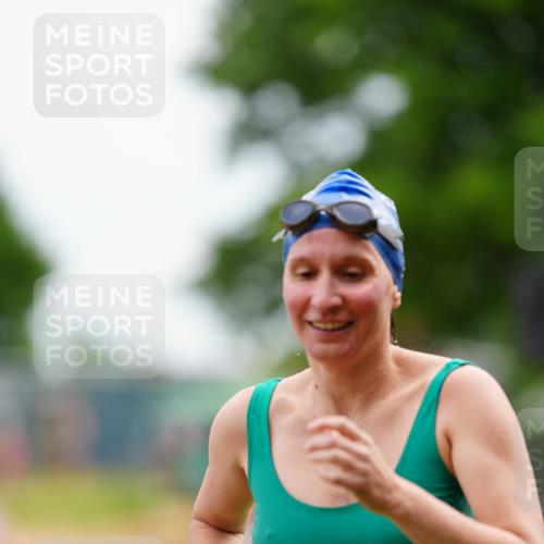 21.06.2026 - 29. Vierlanden-Triathlon LAZAROV Photography http://msf.ph/oto/9864623 21.06.2026 11:29:43 Schwimmen 851, 895 meine-sportfotos.de