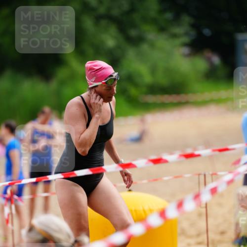 21.06.2026 - 29. Vierlanden-Triathlon LAZAROV Photography http://msf.ph/oto/9864634 21.06.2026 11:30:55 Schwimmen 877 meine-sportfotos.de