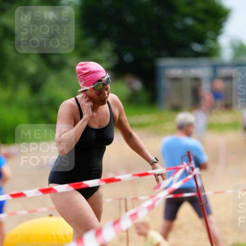 21.06.2026 - 29. Vierlanden-Triathlon LAZAROV Photography http://msf.ph/oto/9864637 21.06.2026 11:30:56 Schwimmen 877 meine-sportfotos.de