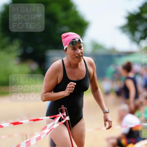 21.06.2026 - 29. Vierlanden-Triathlon LAZAROV Photography http://msf.ph/oto/9864638 21.06.2026 11:30:56 Schwimmen 877 meine-sportfotos.de