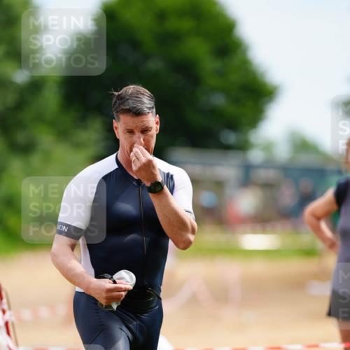 21.06.2026 - 29. Vierlanden-Triathlon LAZAROV Photography http://msf.ph/oto/9864664 21.06.2026 11:40:18 Schwimmen 796 meine-sportfotos.de