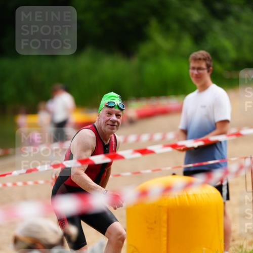 21.06.2026 - 29. Vierlanden-Triathlon LAZAROV Photography http://msf.ph/oto/9864673 21.06.2026 11:41:19 Schwimmen 810 meine-sportfotos.de