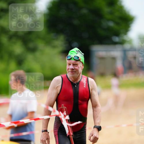 21.06.2026 - 29. Vierlanden-Triathlon LAZAROV Photography http://msf.ph/oto/9864676 21.06.2026 11:41:22 Schwimmen 810 meine-sportfotos.de