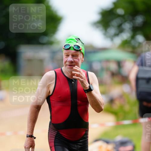 21.06.2026 - 29. Vierlanden-Triathlon LAZAROV Photography http://msf.ph/oto/9864680 21.06.2026 11:41:23 Schwimmen 810 meine-sportfotos.de