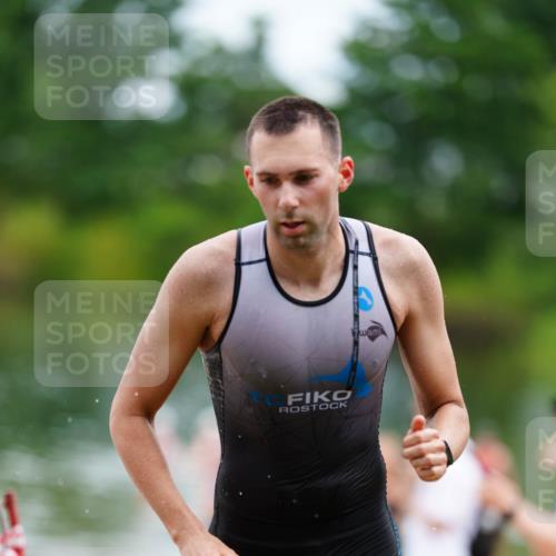 21.06.2026 - 29. Vierlanden-Triathlon LAZAROV Photography http://msf.ph/oto/9864687 21.06.2026 12:00:15 Schwimmen 917, 964 meine-sportfotos.de