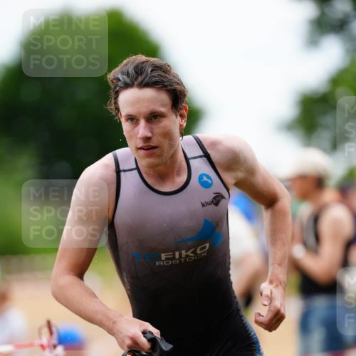 21.06.2026 - 29. Vierlanden-Triathlon LAZAROV Photography http://msf.ph/oto/9864703 21.06.2026 12:00:45 Schwimmen 918, 944, 955 meine-sportfotos.de