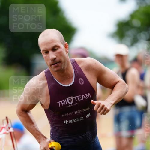 21.06.2026 - 29. Vierlanden-Triathlon LAZAROV Photography http://msf.ph/oto/9864705 21.06.2026 12:00:50 Schwimmen 918, 955 meine-sportfotos.de