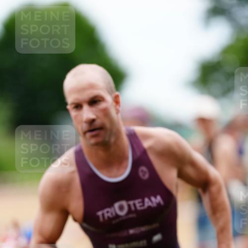 21.06.2026 - 29. Vierlanden-Triathlon LAZAROV Photography http://msf.ph/oto/9864707 21.06.2026 12:00:50 Schwimmen 918, 955 meine-sportfotos.de