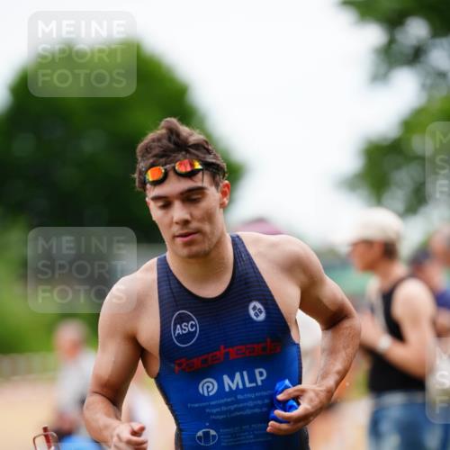 21.06.2026 - 29. Vierlanden-Triathlon LAZAROV Photography http://msf.ph/oto/9864728 21.06.2026 12:01:12 Schwimmen 913, 919, 927, 941, 942, 954, 956, 957, 965, 975 meine-sportfotos.de