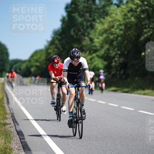 21.06.2026 - Viking Triathlon Michael Burmester http://msf.ph/oto/9864736 21.06.2026 11:50:17 Radfahren 33, 76, 92, 151, 152, 244, 272, 297, 297, 300, 333, 351, 414, 519, 557, 574, 614, 633, 641 meine-sportfotos.de
