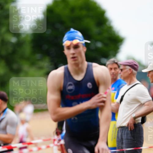 21.06.2026 - 29. Vierlanden-Triathlon LAZAROV Photography http://msf.ph/oto/9864738 21.06.2026 12:01:25 Schwimmen 919, 927, 947, 957, 958, 963, 966, 970, 971, 972 meine-sportfotos.de