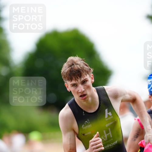 21.06.2026 - 29. Vierlanden-Triathlon LAZAROV Photography http://msf.ph/oto/9864747 21.06.2026 12:01:32 Schwimmen 947, 953, 958, 963, 966, 970, 971, 972 meine-sportfotos.de