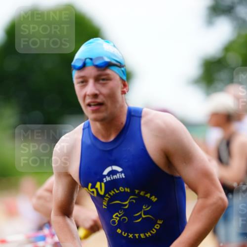 21.06.2026 - 29. Vierlanden-Triathlon LAZAROV Photography http://msf.ph/oto/9864775 21.06.2026 12:02:00 Schwimmen 911, 914, 920, 934, 946, 950, 951 meine-sportfotos.de