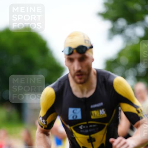 21.06.2026 - 29. Vierlanden-Triathlon LAZAROV Photography http://msf.ph/oto/9864779 21.06.2026 12:02:03 Schwimmen 910, 914, 920, 934, 946, 950, 951 meine-sportfotos.de