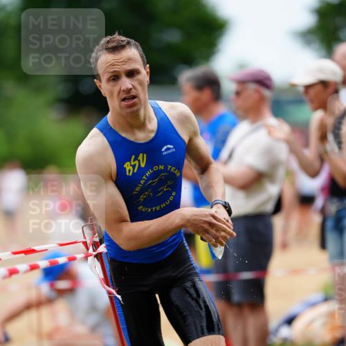 21.06.2026 - 29. Vierlanden-Triathlon LAZAROV Photography http://msf.ph/oto/9864787 21.06.2026 12:02:12 Schwimmen 910, 935, 950 meine-sportfotos.de