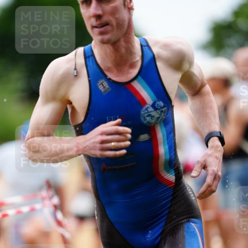 21.06.2026 - 29. Vierlanden-Triathlon LAZAROV Photography http://msf.ph/oto/9864792 21.06.2026 12:02:14 Schwimmen 910, 935, 950 meine-sportfotos.de
