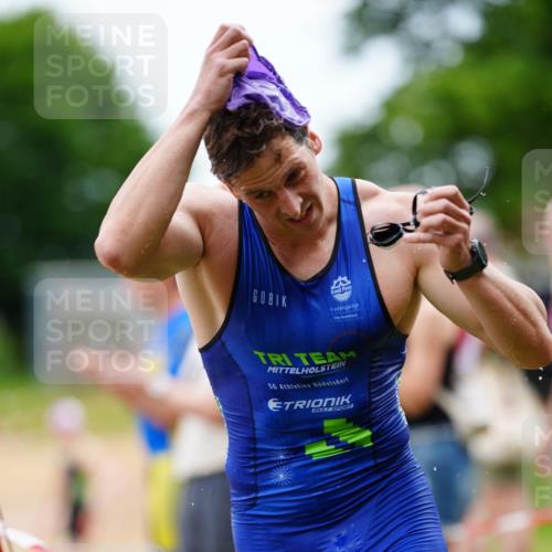 21.06.2026 - 29. Vierlanden-Triathlon LAZAROV Photography http://msf.ph/oto/9864815 21.06.2026 12:02:30 Schwimmen 908, 912, 923, 925, 928, 933, 936, 938, 962, 967, 969 meine-sportfotos.de