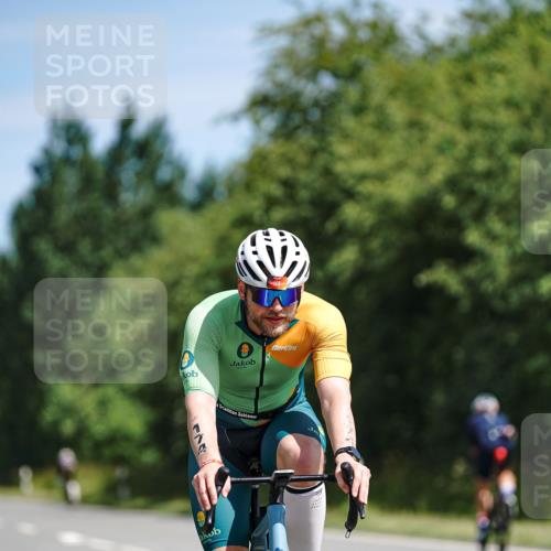 21.06.2026 - Viking Triathlon Michael Burmester http://msf.ph/oto/9864821 21.06.2026 11:50:38 Radfahren 33, 88, 92, 106, 107, 151, 174, 195, 229, 351, 376, 385, 414, 422, 512, 557, 574, 618, 641, 641, 647 meine-sportfotos.de