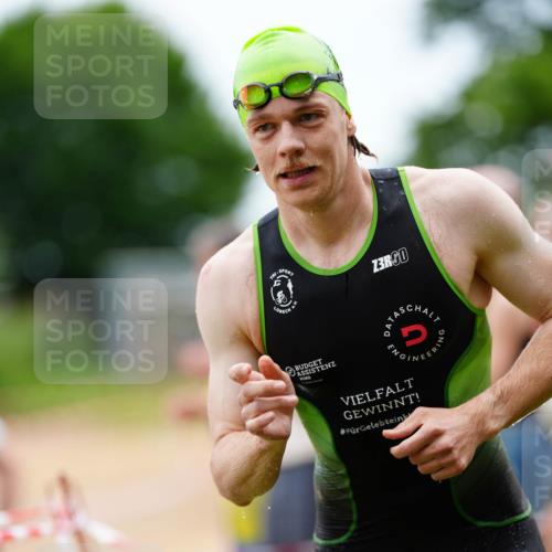 21.06.2026 - 29. Vierlanden-Triathlon LAZAROV Photography http://msf.ph/oto/9864822 21.06.2026 12:02:32 Schwimmen 908, 912, 923, 925, 928, 933, 936, 938, 943, 962, 967, 969 meine-sportfotos.de