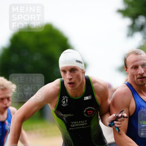 21.06.2026 - 29. Vierlanden-Triathlon LAZAROV Photography http://msf.ph/oto/9864829 21.06.2026 12:02:39 Schwimmen 908, 912, 921, 923, 925, 933, 938, 943, 945, 960, 962, 969, 977 meine-sportfotos.de