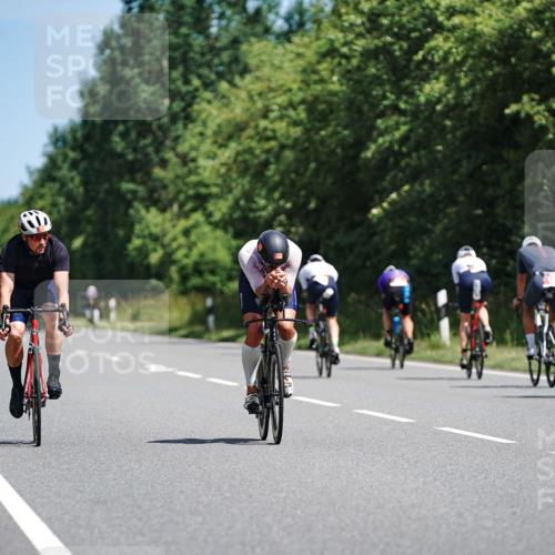 21.06.2026 - Viking Triathlon Michael Burmester http://msf.ph/oto/9864841 21.06.2026 11:50:41 Radfahren 88, 92, 106, 107, 151, 174, 195, 229, 351, 376, 385, 422, 512, 557, 574, 618, 641, 641, 647 meine-sportfotos.de