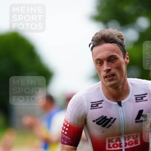 21.06.2026 - 29. Vierlanden-Triathlon LAZAROV Photography http://msf.ph/oto/9864842 21.06.2026 12:02:48 Schwimmen 921, 926, 943, 945, 960, 962, 977 meine-sportfotos.de