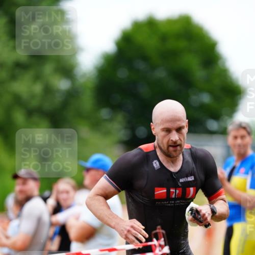 21.06.2026 - 29. Vierlanden-Triathlon LAZAROV Photography http://msf.ph/oto/9864851 21.06.2026 12:03:00 Schwimmen 907, 922, 924 meine-sportfotos.de