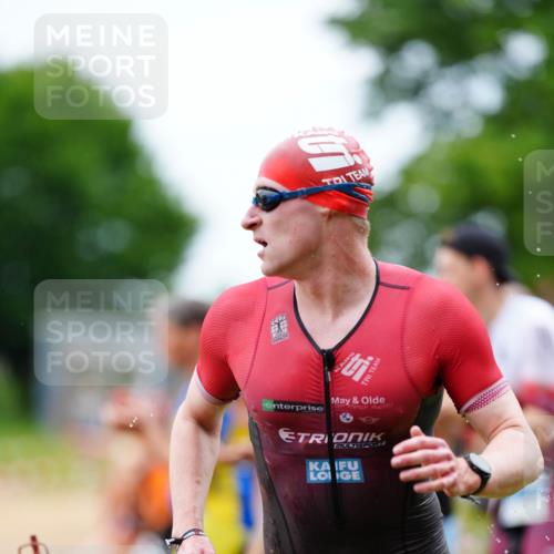 21.06.2026 - 29. Vierlanden-Triathlon LAZAROV Photography http://msf.ph/oto/9864869 21.06.2026 12:03:16 Schwimmen 915, 916, 948, 949, 961, 973, 980 meine-sportfotos.de