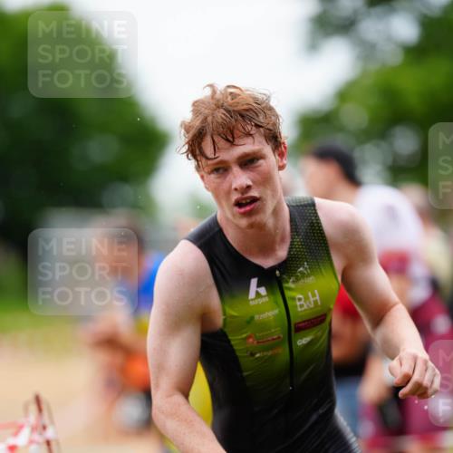 21.06.2026 - 29. Vierlanden-Triathlon LAZAROV Photography http://msf.ph/oto/9864873 21.06.2026 12:03:20 Schwimmen 915, 916, 929, 948, 949, 961, 973, 980 meine-sportfotos.de