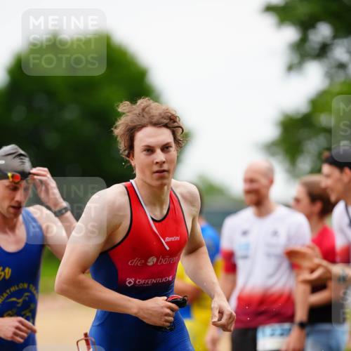 21.06.2026 - 29. Vierlanden-Triathlon LAZAROV Photography http://msf.ph/oto/9864874 21.06.2026 12:03:21 Schwimmen 915, 916, 929, 937, 948, 949, 961, 973, 980, 981 meine-sportfotos.de